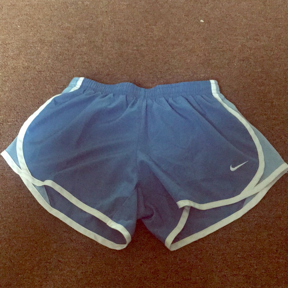 NIKE WOMENS SHORTS